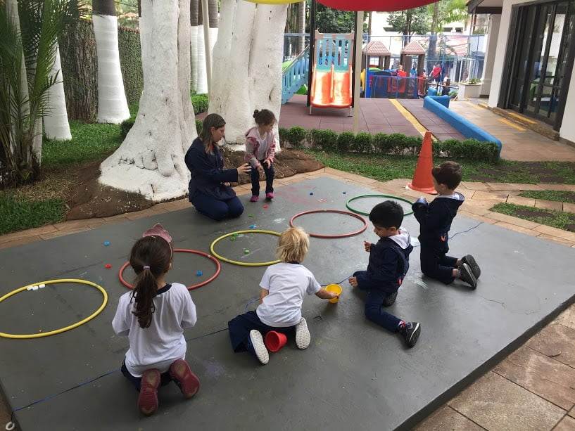 Jogos e brincadeiras educativas na escola