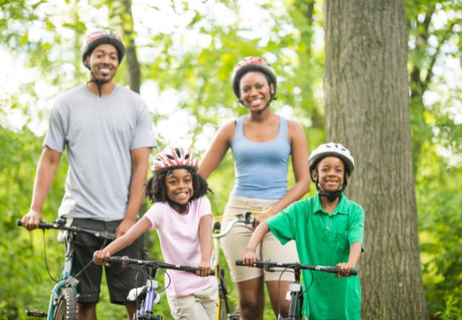 Como ensinar uma criança a andar de bicicleta?