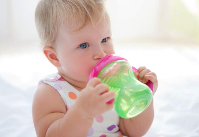 É fundamental escolher um bom copo pro bebê