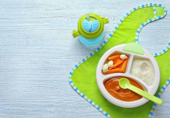 Pratos para os bebês na introdução alimentar