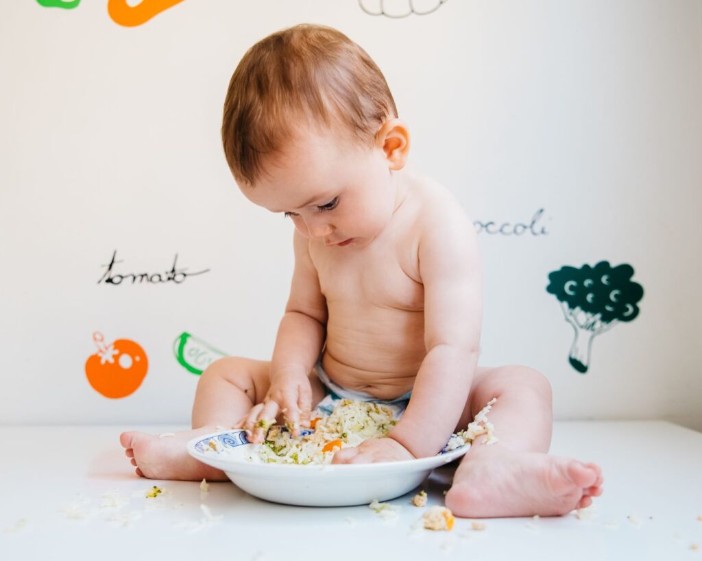 Aprenda a iniciar a introdução alimentar em bebês no tempo certo e da maneira correta