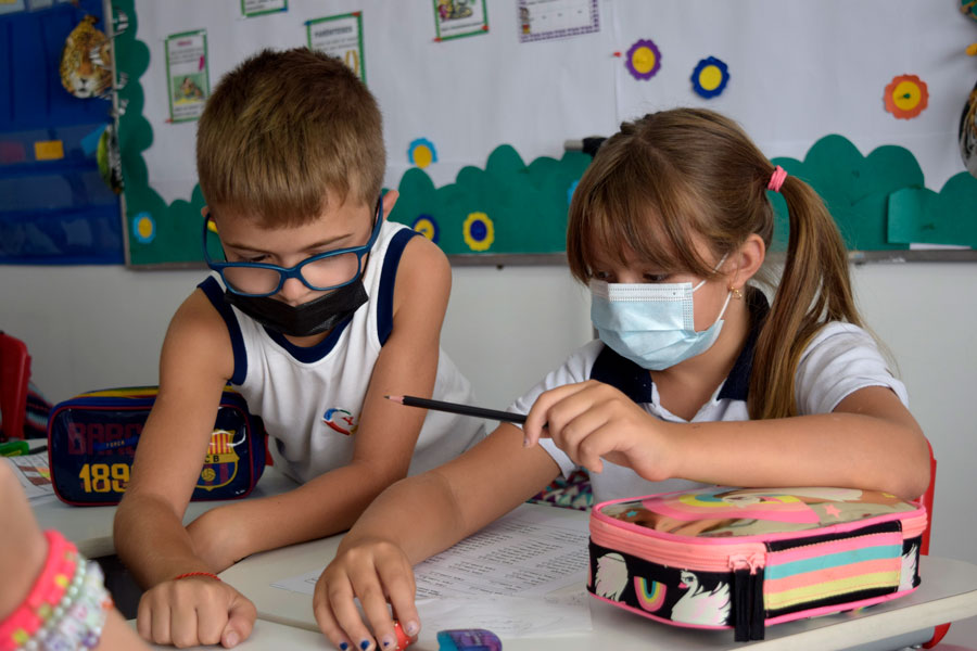 Jogos e brincadeiras educativas na escola