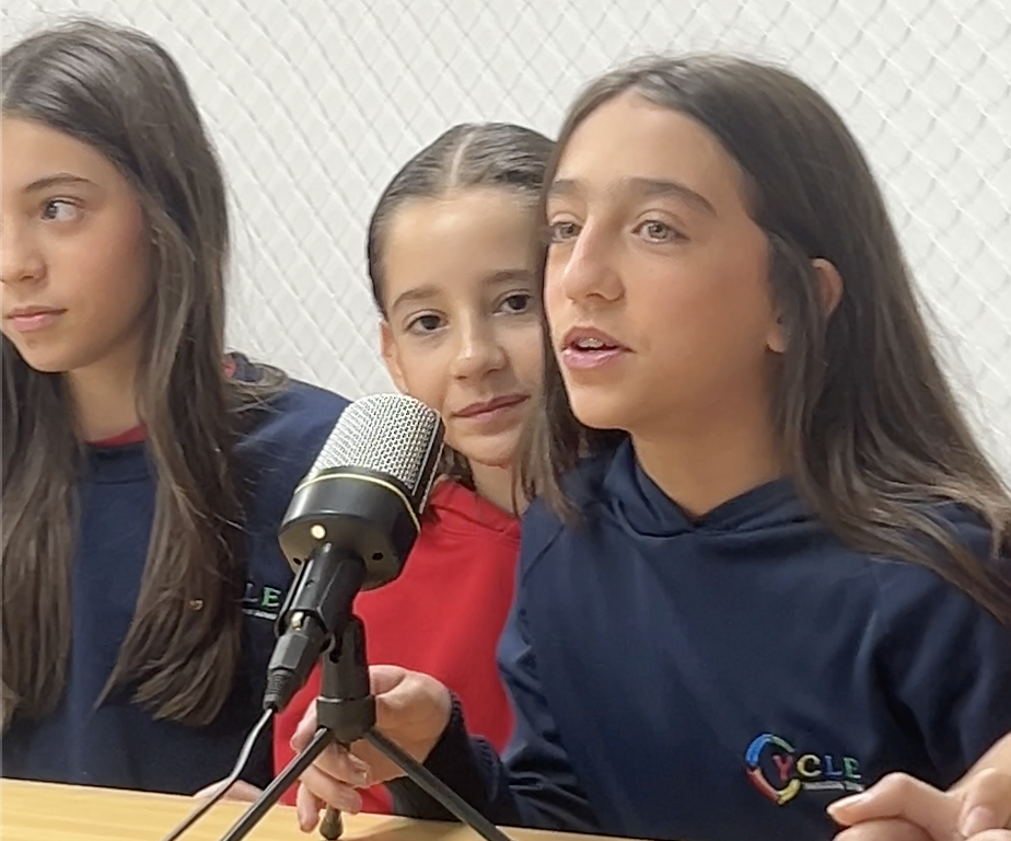Alunos da Cycle School apresentando projeto na GP Fair
